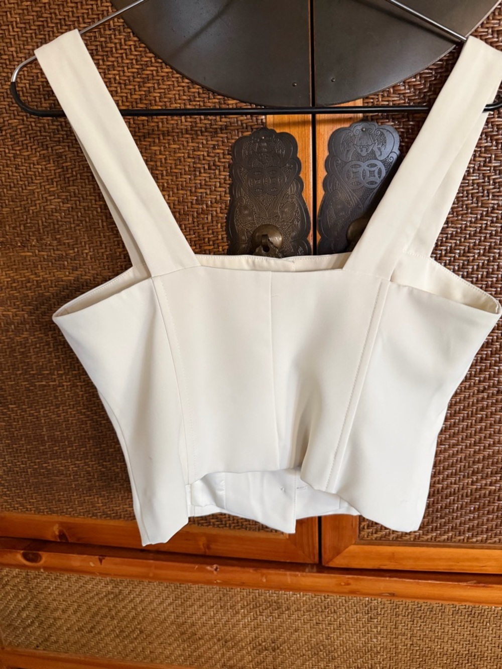 TCEC Cream Two-Piece Set - Picture 5 of 12